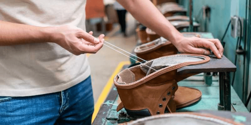 benefits of oil-resistant work boots